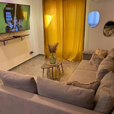 Maison Avec Jacuzzi Orange  Extérieur photo
