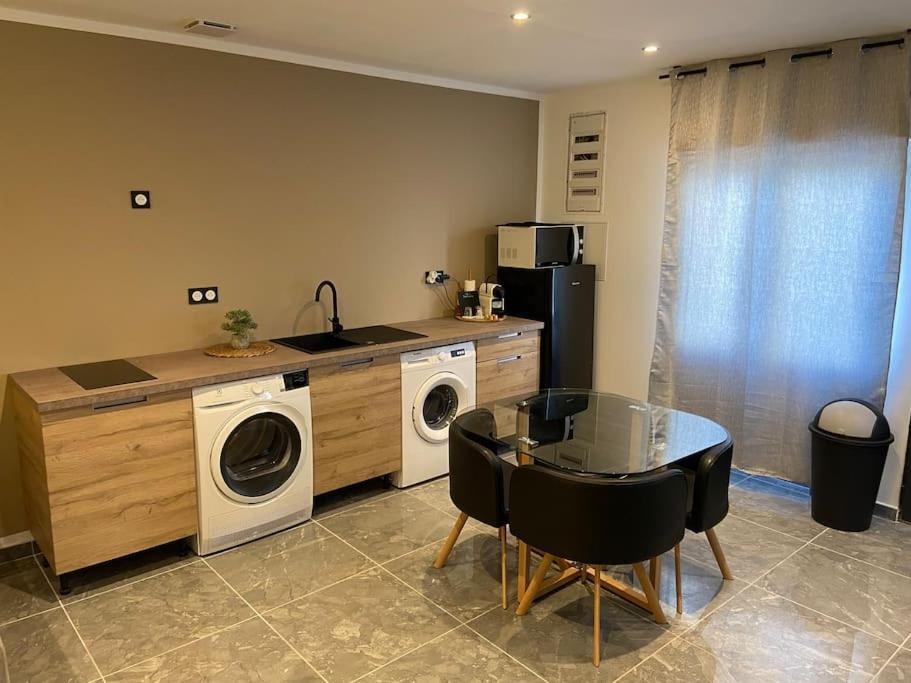 Maison Avec Jacuzzi Orange  Extérieur photo